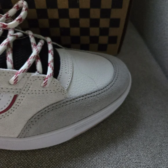 Vans Zahba Mid Men 13 White and Red VR3 Cush Leather Suede 042025 - Picture 3 of 10